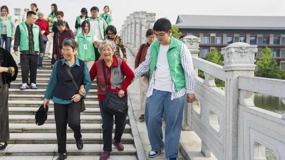 八位曾于1963年在梅城开启求学之路
